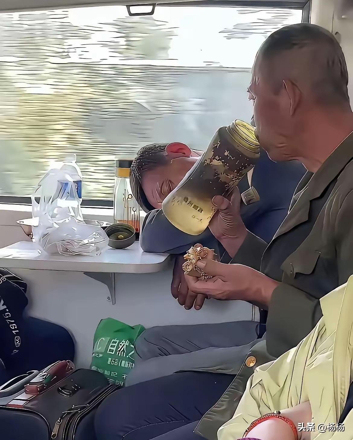 想起一首歌，为了谁？为了谁？