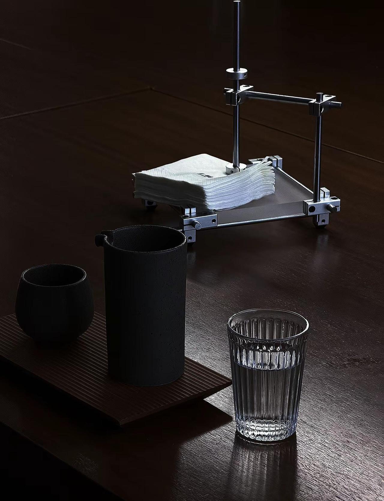 “平安是顶级的富贵局，别嫌日子沉闷，那不是平庸，是岁月静好。”文案 日常分享 咖