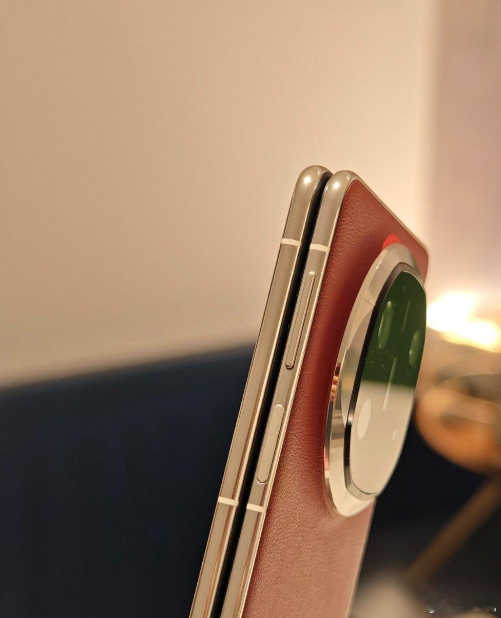 Mate X7 有消息了，华为旗舰大折叠配置曝光，麒麟 9030、将配备 7.9