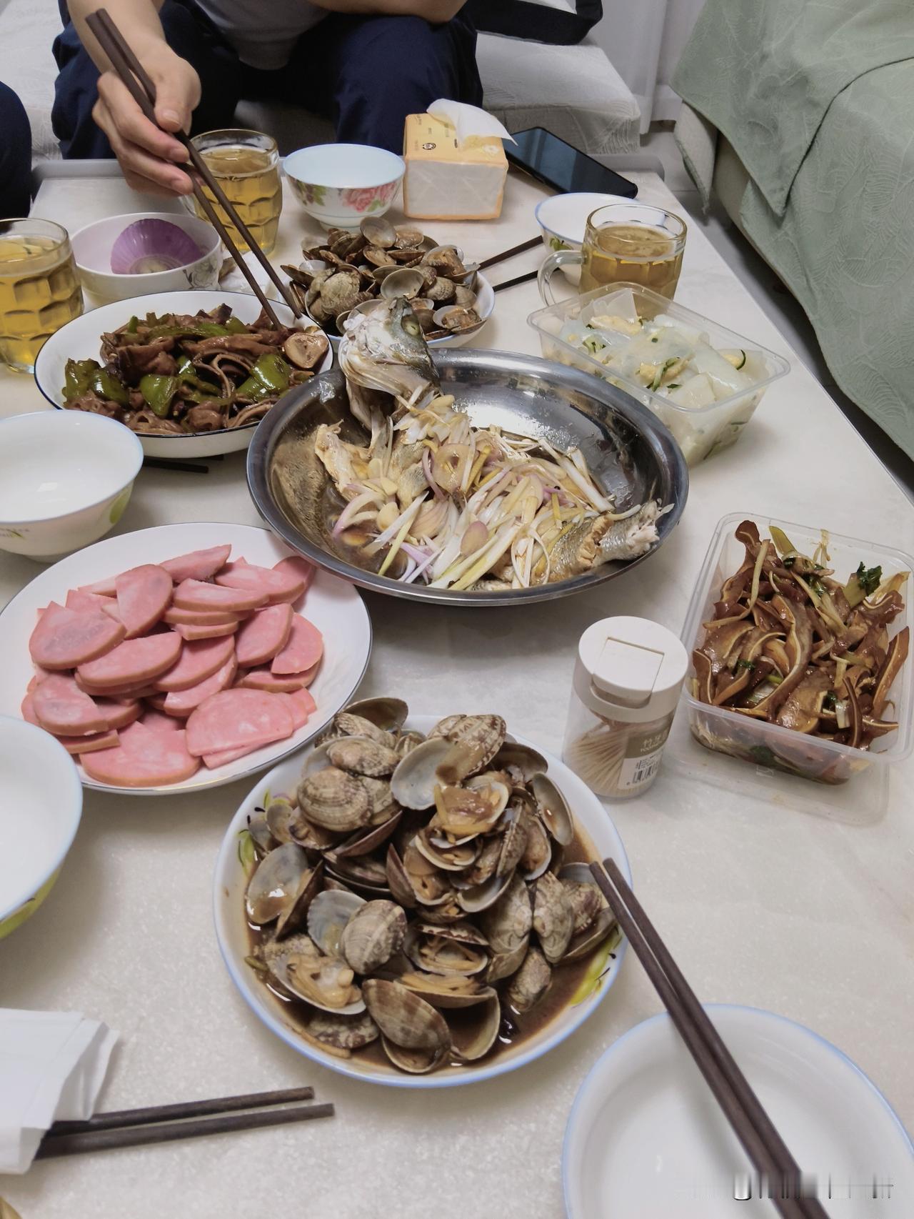 自己准备的菜，自己吃完，这样的聚会，才既节省，又用心。

昨天下午四点看《功夫女