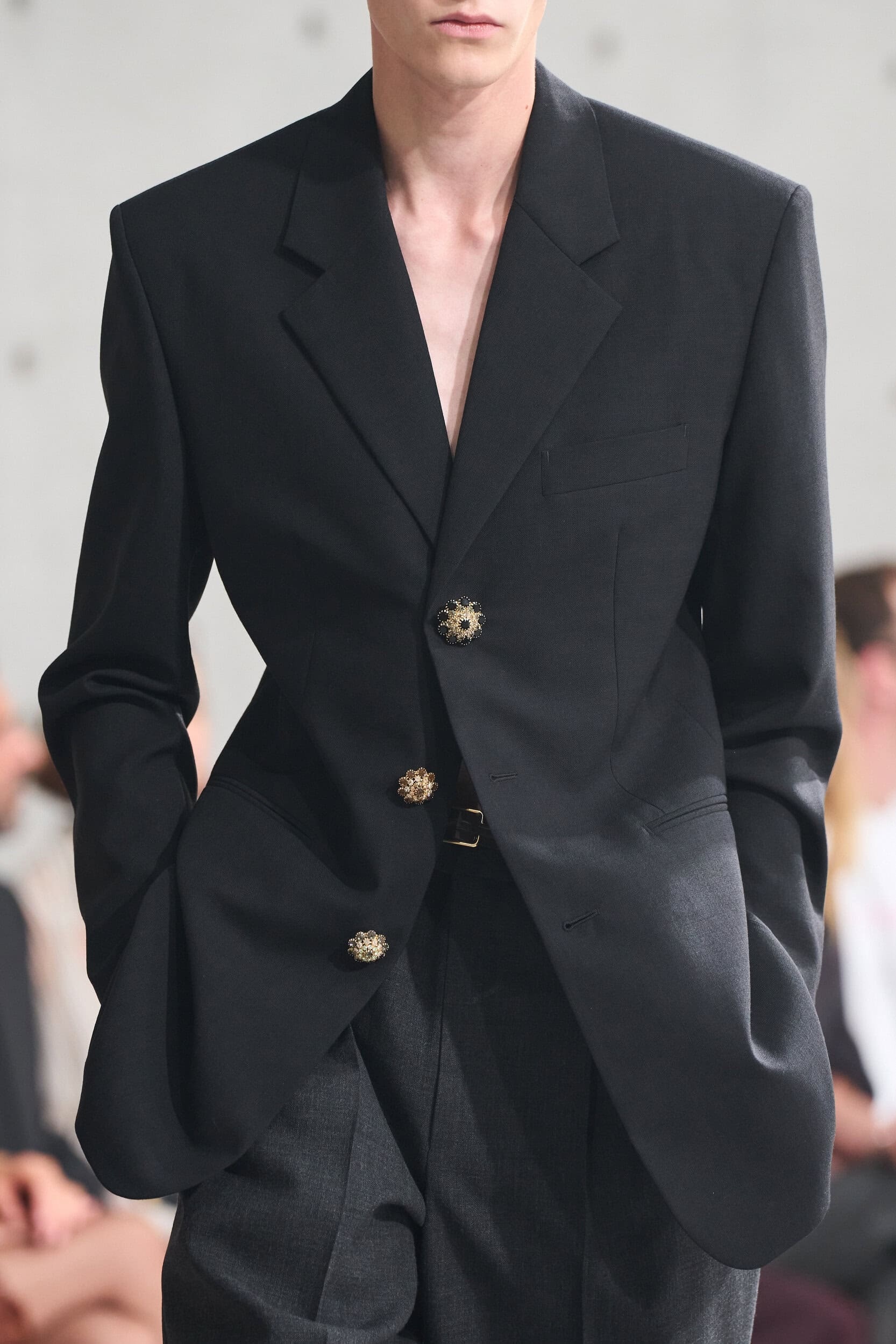 Saint Laurent 圣罗兰 2027 春季男装秀场细节男装周巴黎男装周