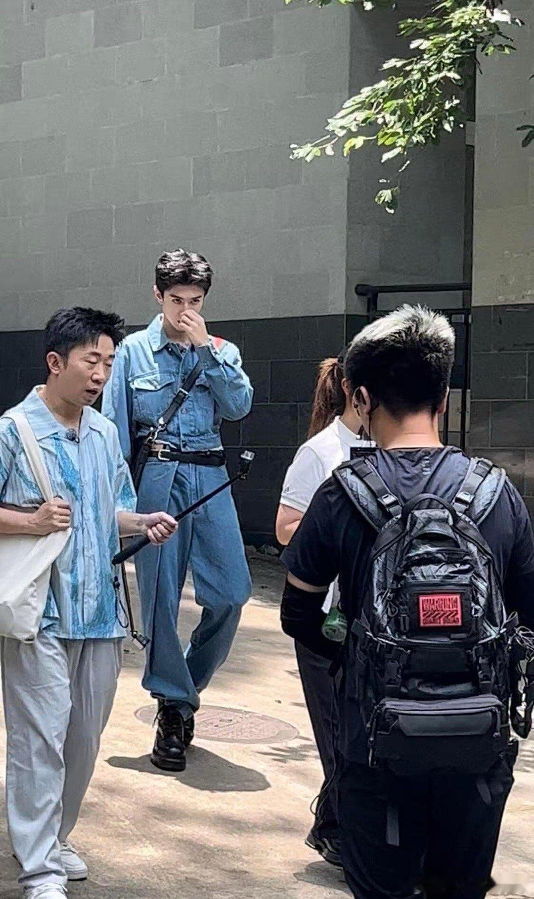 陈哲远顶级建模 从脸到身材全是教科书级别的比例，陈哲远的这两张生图真的把建模二字