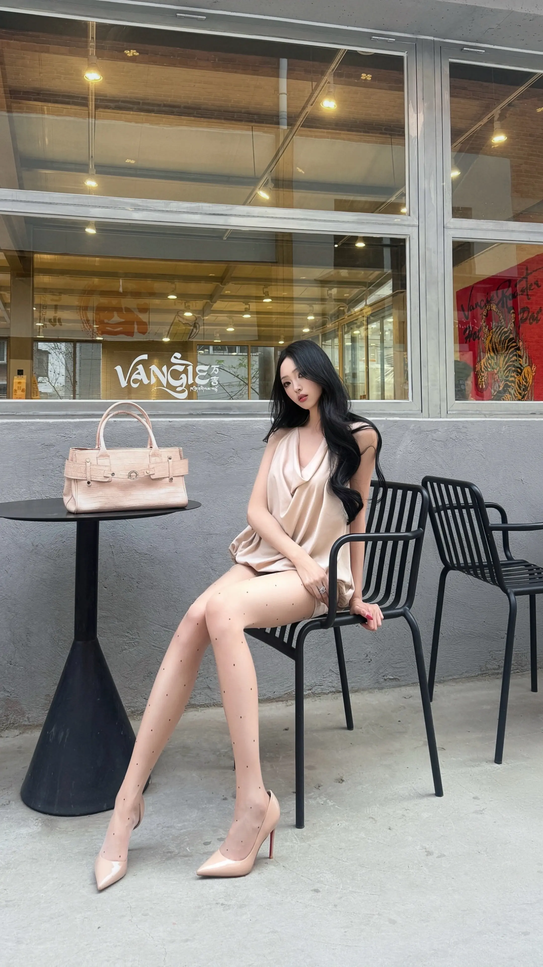 盯着我看的时候 是觉得我好看还是好骗