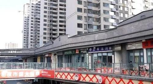 滨州一商业街被曝光！涉及多家商户

近日，近日，山东滨州滨城区吾悦华府二期居民反