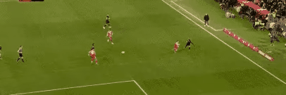 德甲第19轮的一场比赛展开争夺。拜仁在主场迎战奥格斯堡。拜仁本赛季的战绩非常惊艳