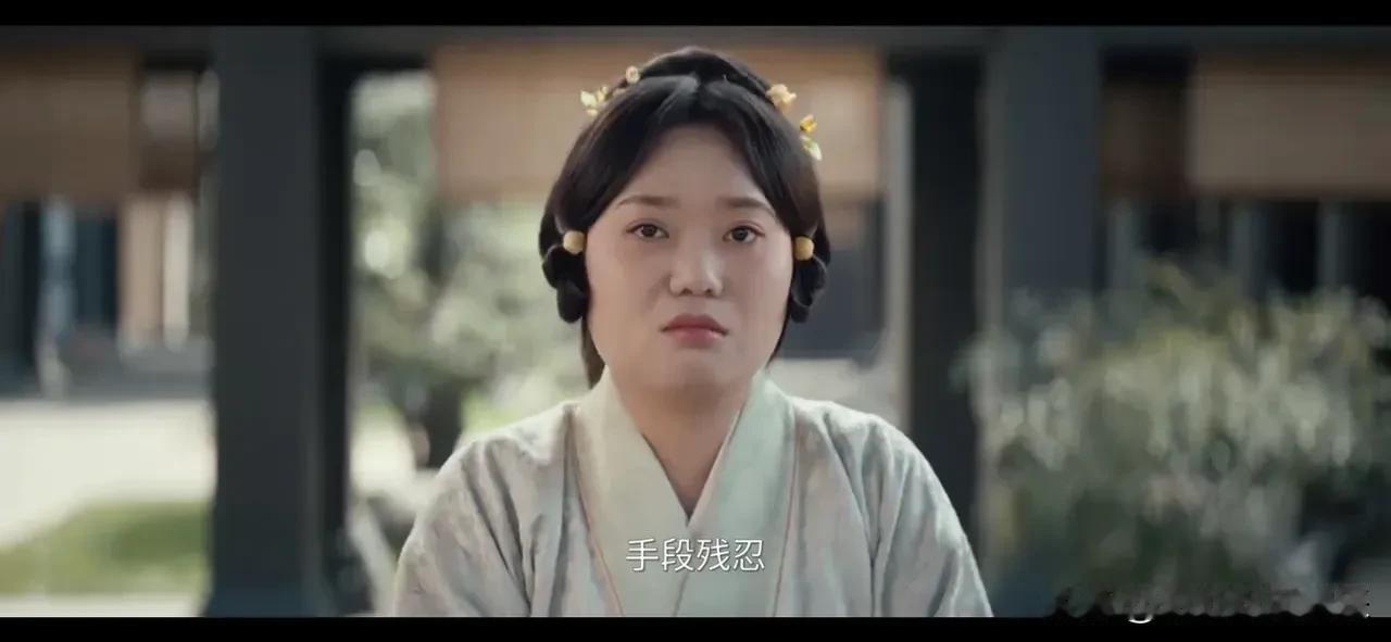 李雪琴不适合当演员，录个综艺还有点包袱，说脱口秀逗人开心，她却非要当演员。

当