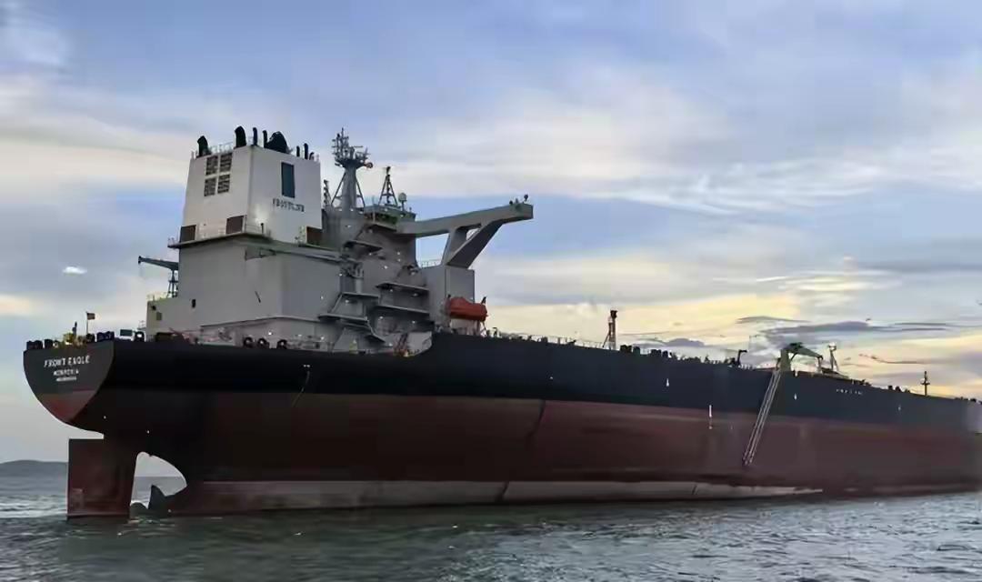 霍尔木兹海峡外轮碰撞，为何选择中国司法:
 
两艘外籍油轮在霍尔木兹海峡相撞，事