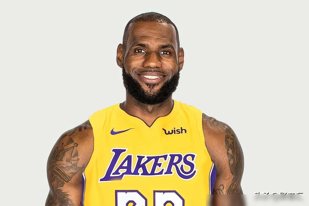 悲喜交加！
詹姆斯的得分连续上双记录永远停留在了1297场！
可这份狂喜里，