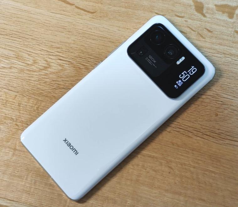 说一下刚入手的小米11U实际体验！前几天在广州番禺天河城逛街，看到了一个小米之家