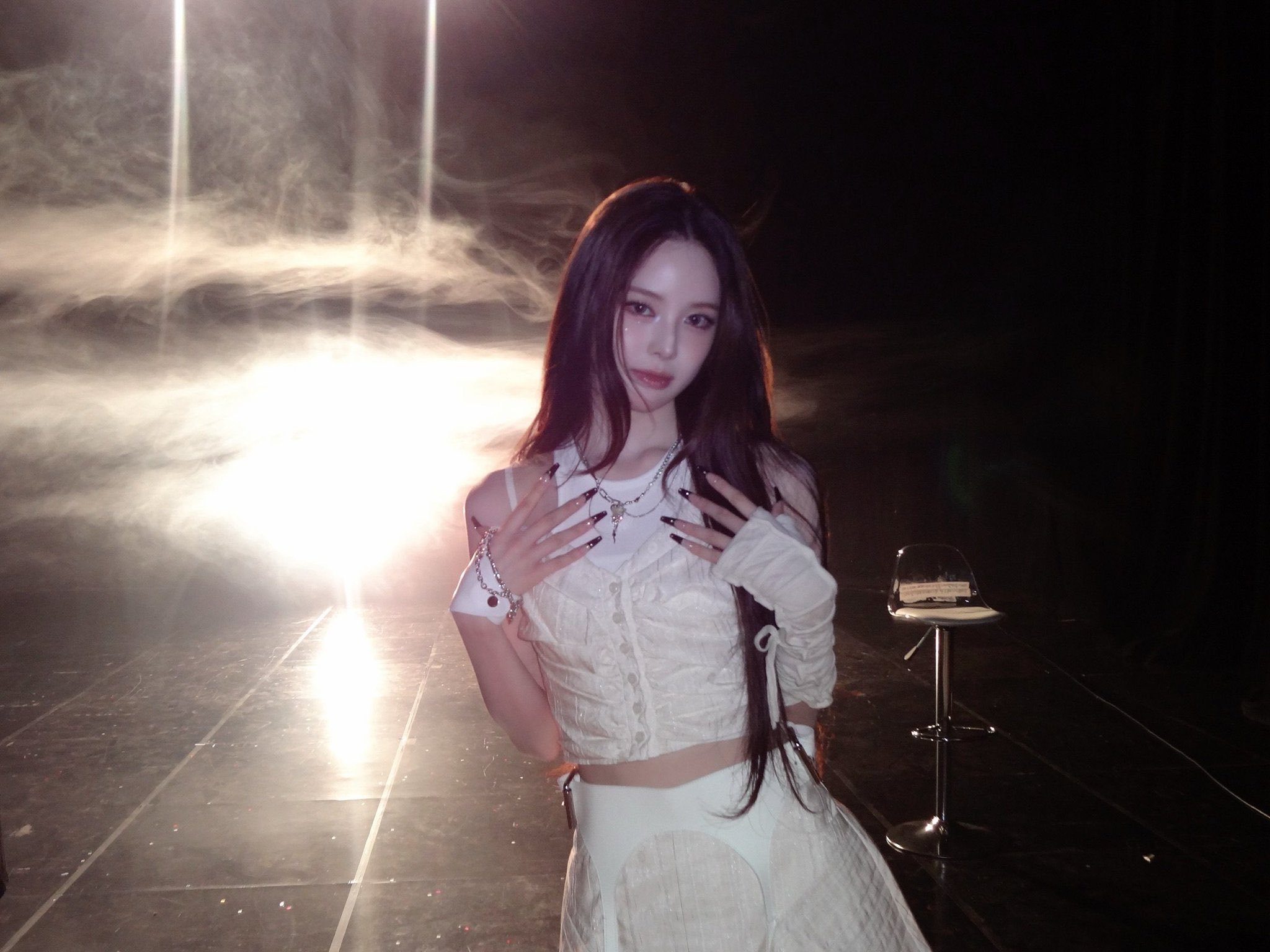IZNA Jeemin方智玟 ₊˚ 🖤⋆ ✩ ​​​