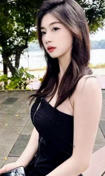 女子从杭州徒步上海，
路上一分钱不花体验生活，
途经一饭店想体验免费吃饭，被老板