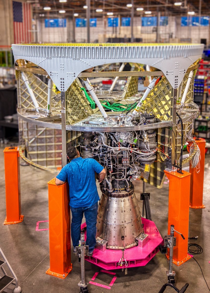 Nova运载火箭的发动机舱已经安装了第一台Zenith发动机。 