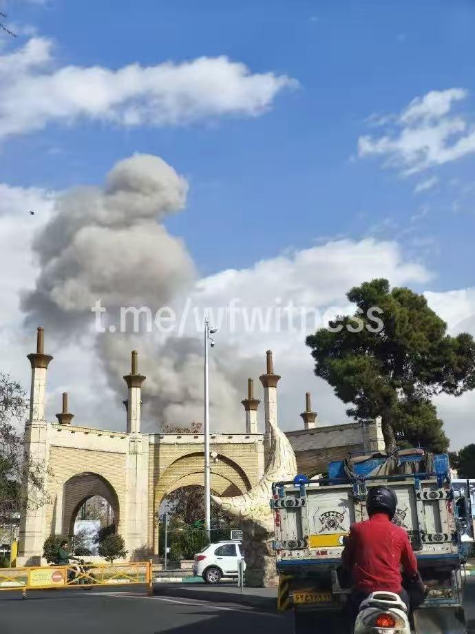 突发！美以导弹突袭伊朗总统府、哈梅内伊办公楼附近爆炸，该来的还是来了，以色列打击