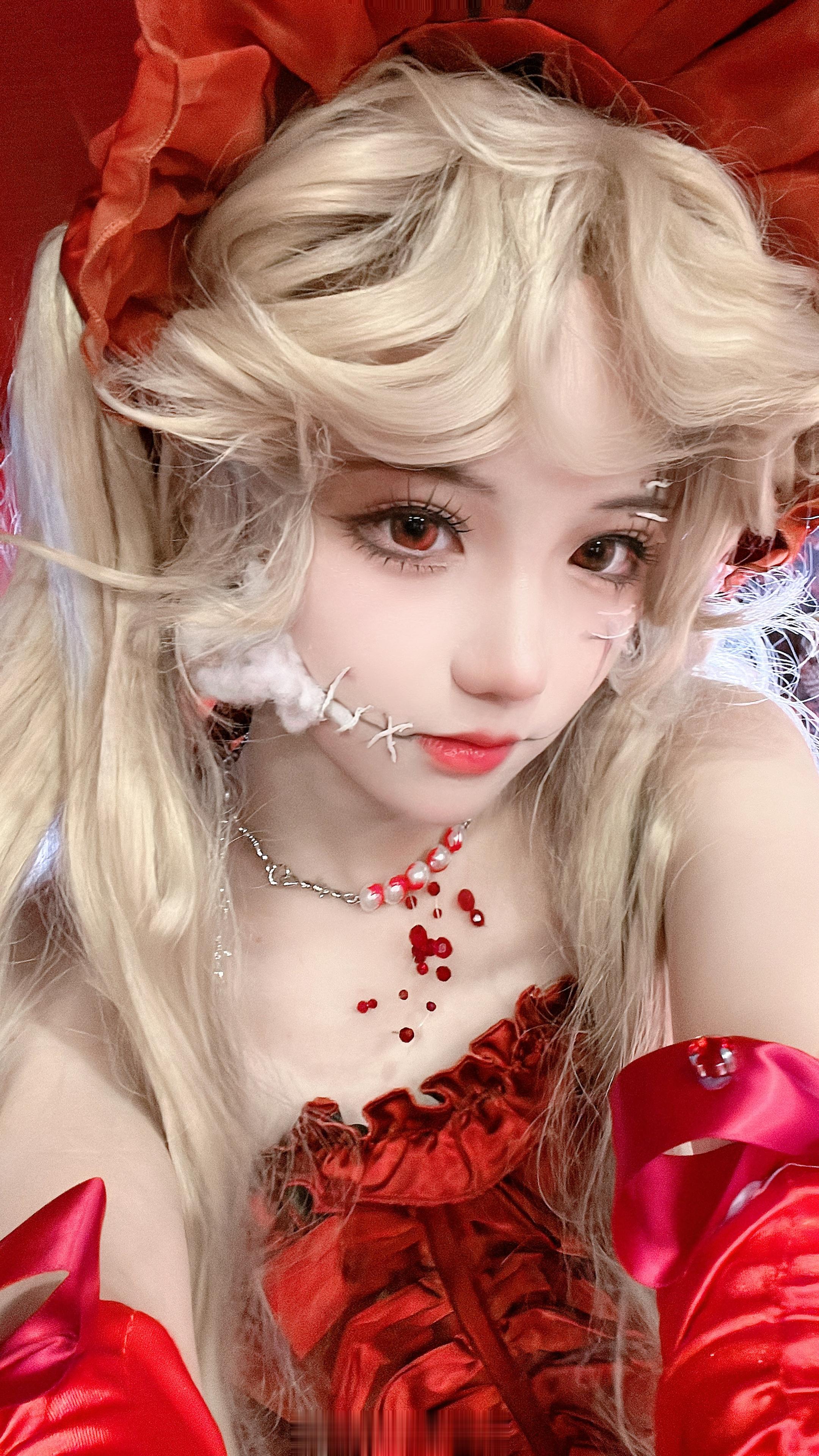 ——库存自拍之宝石蛛🕷️     很喜欢自己那次画的妆[收到]，以及这套其实是