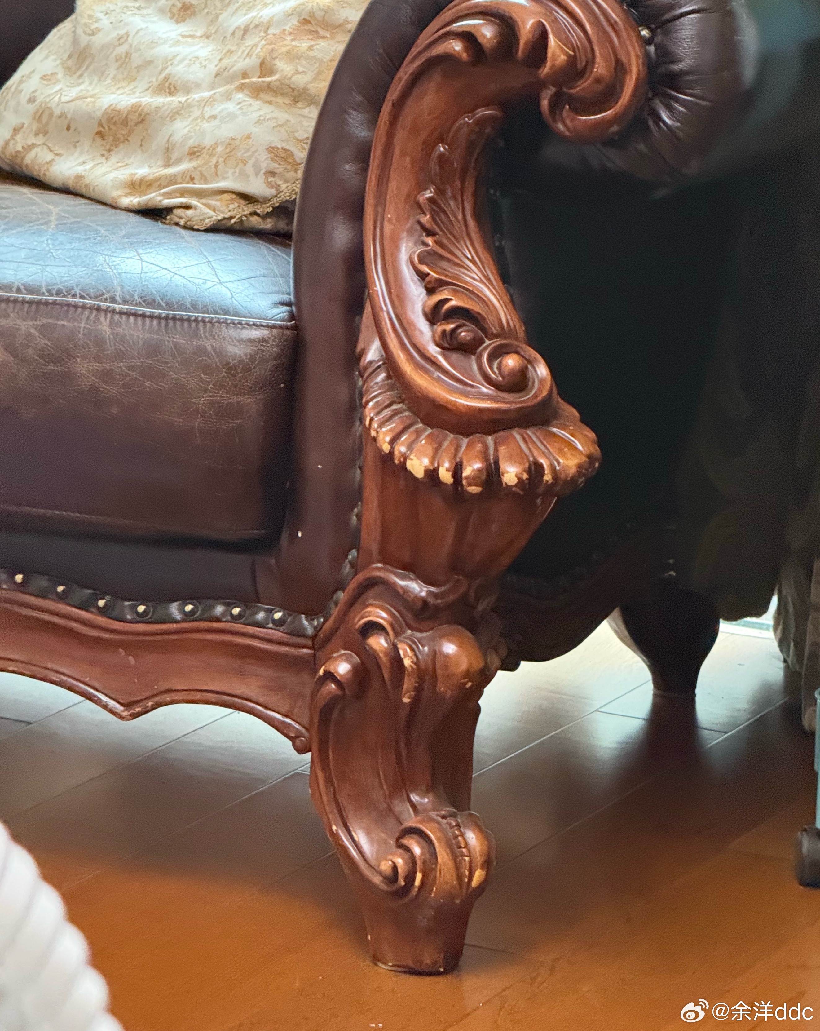 家装一定要避开弯腿家具，这是一个非常愚蠢的设计，这玩意学名应该叫“7*24小时乌