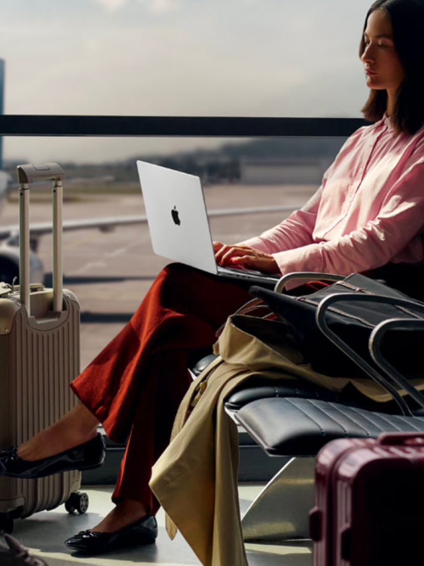 根据Omdia分析师的观点，苹果笔记本屏幕迭代节奏要放缓。LCD版MacBook