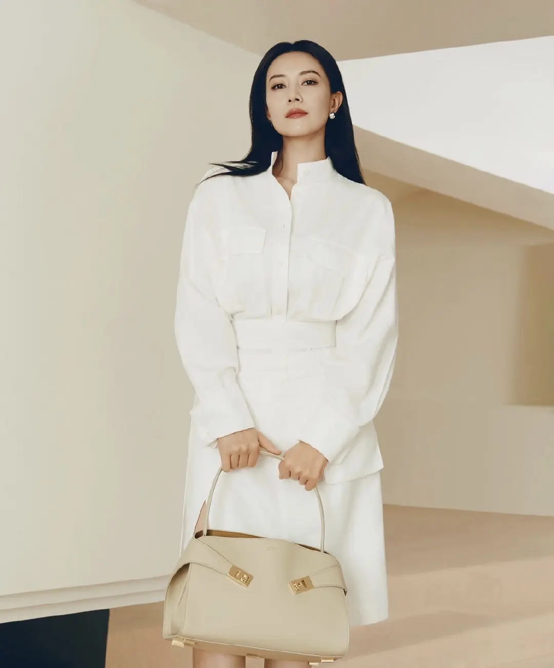 高圆圆。