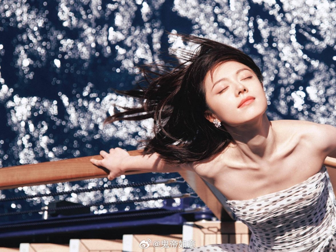 赵今麦娇兰全球总裁LV太子妃合照【麦麦的气质真的越来越出众了！稳步沉淀长相愈发精