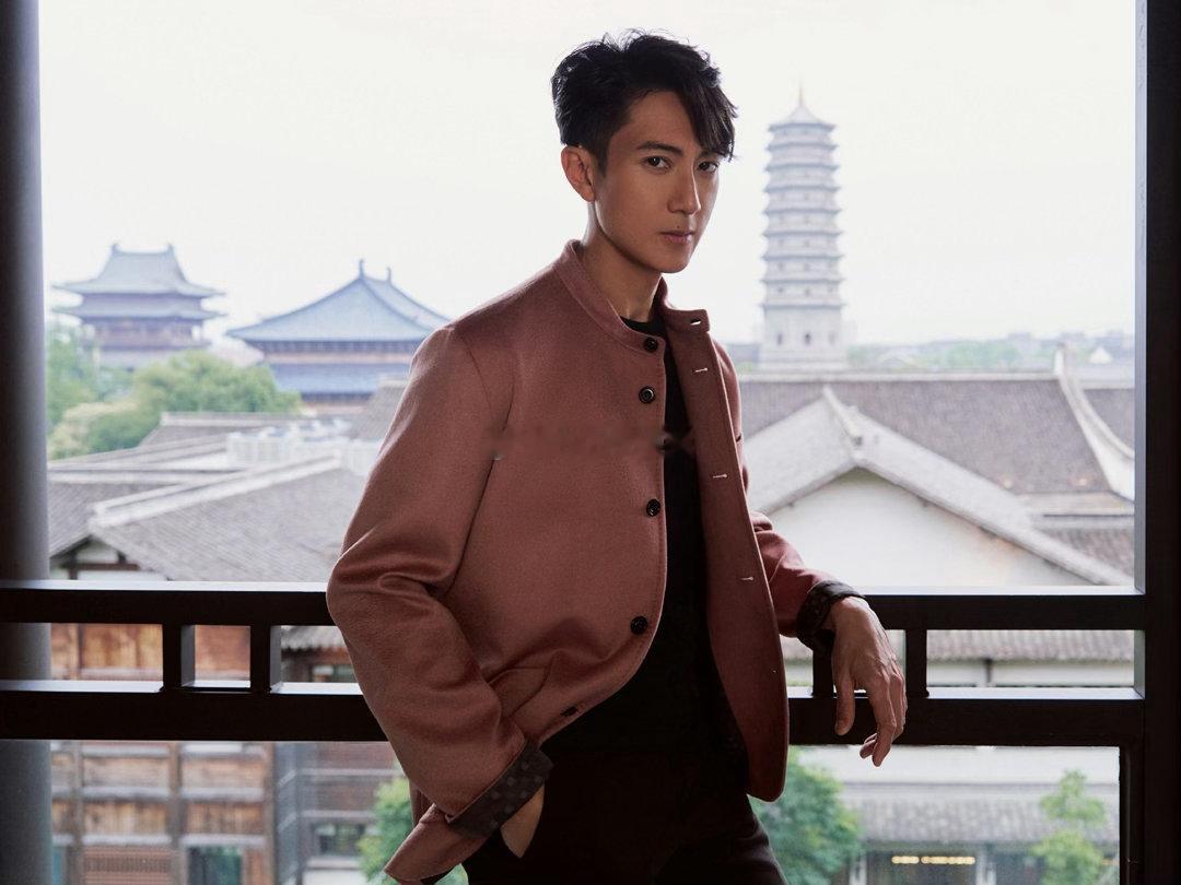 巴黎时装周巴黎男装周 吴尊王嘉尔于适龚俊邓为朱一龙陈星旭陈哲远周翊然田嘉瑞陆续出