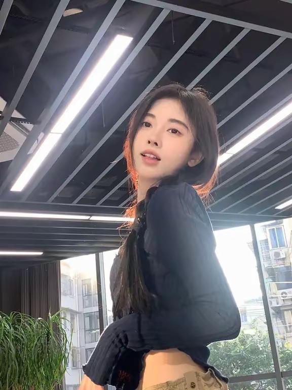 这套真的巨美啊，没人懂嘛鞠婧祎