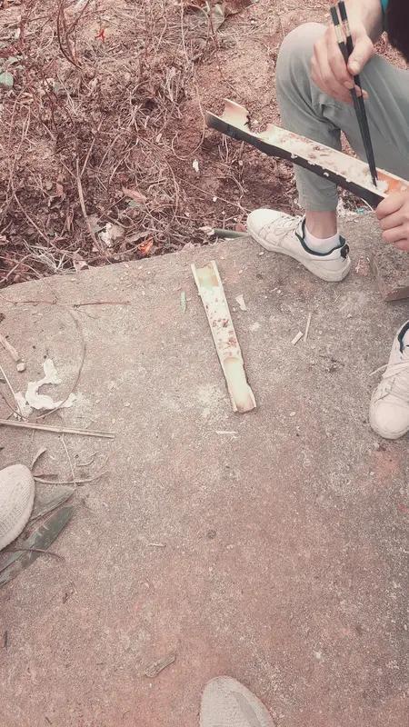 “干什么”这三个字，在不同地方能玩出花来。我知道河南商丘说“弄啥嘞”，日常交流还