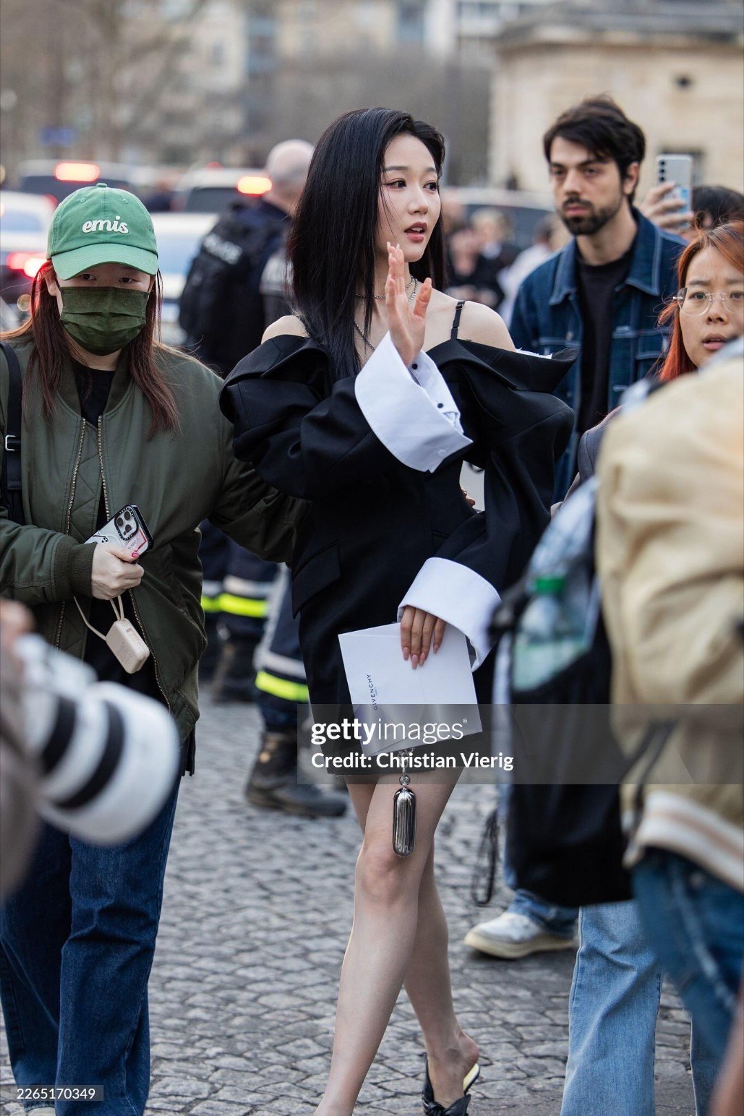 岳雨婷看秀生图纪梵希生图 纪梵希看秀图来了，岳雨婷 章若楠g社生图，来看看状态怎