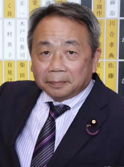 被我方制裁的大汉奸、日本参议员石平（1月6日）写道：“我现在在羽田机场。我要去台