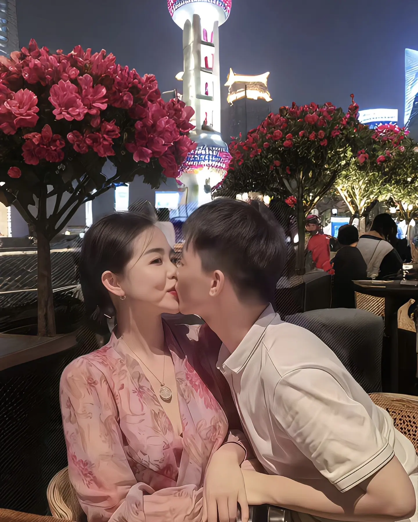 年少有为开A8 爱情不分年龄