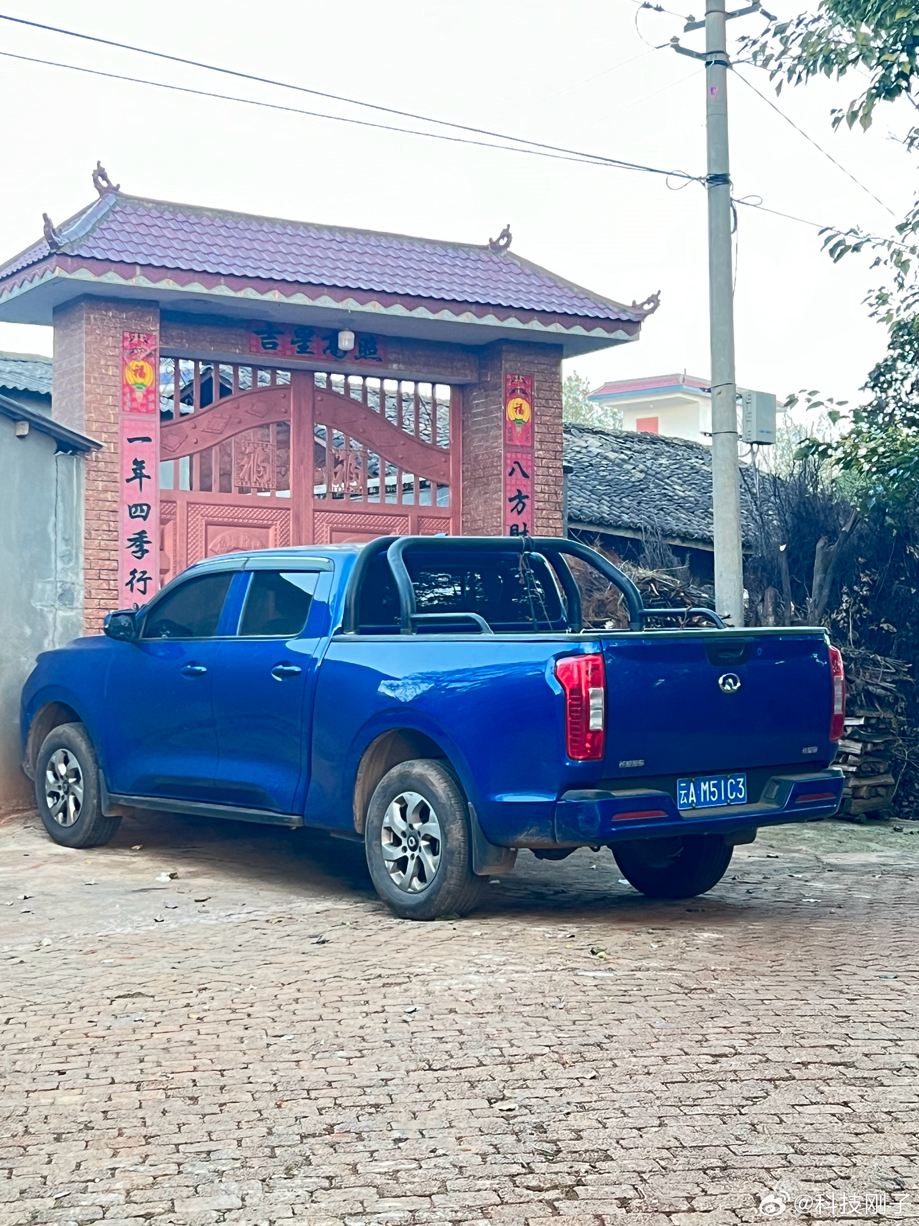 皮卡成了山上的硬通货，一个小村子两辆长城炮！ ​​​