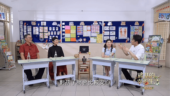 童年缺拥抱的人长大更容易怕冷📌安全感始于触觉，儿时缺少拥抱的陪伴，这份缺失会化