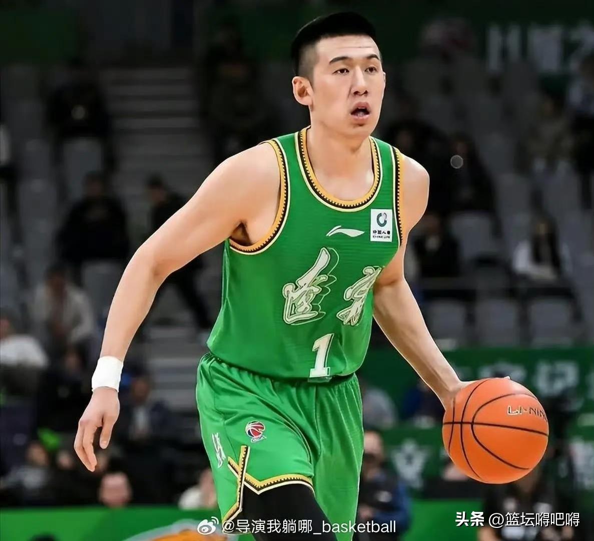 付豪才是现在这支辽宁男篮牺牲最大的球员。本来以他的能力赛季拿个15+6的数据不成