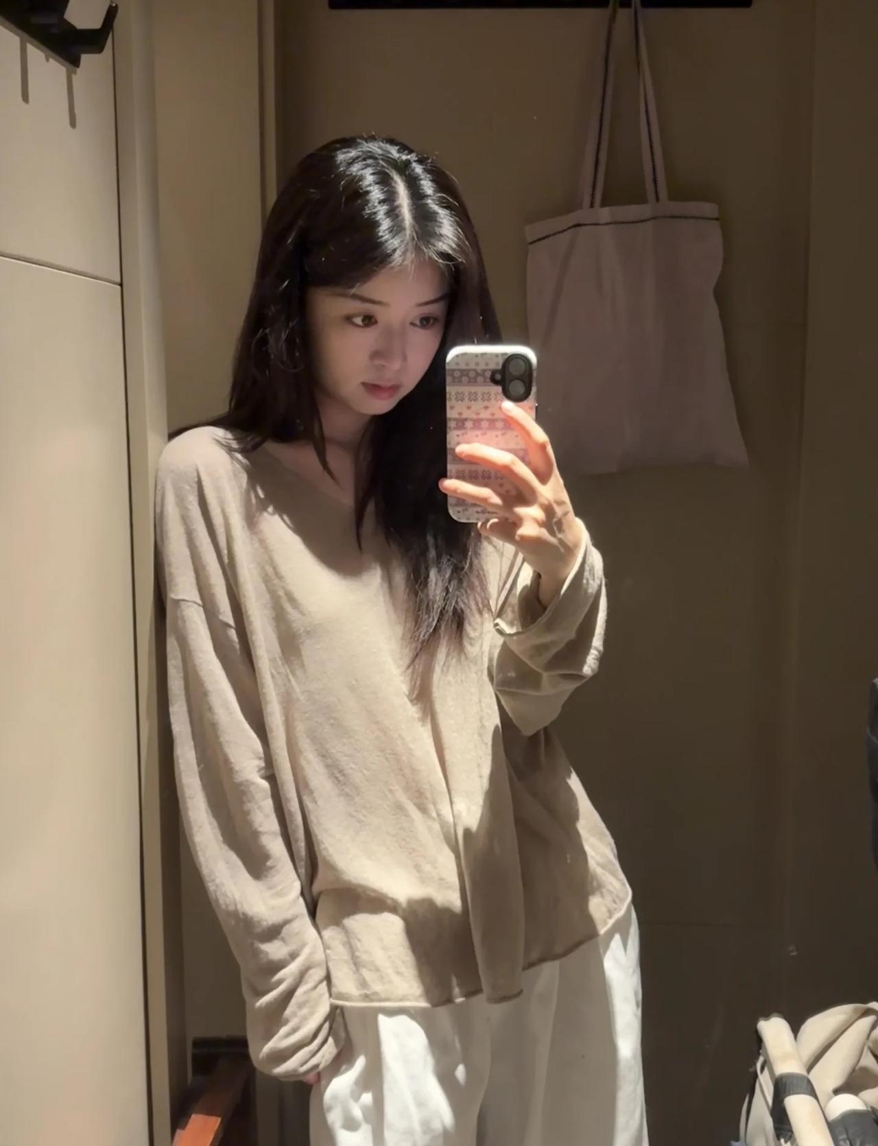 Morning ☕️
我的穿搭真以为舒服为主了☺️
日常穿的最多的衣服
前两年买