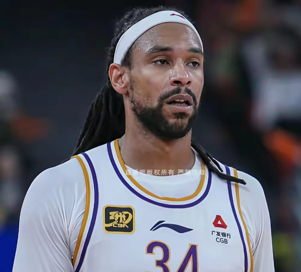 萨林杰身在曹营心在汉，把杜锋坑惨了。   估计萨林杰是广东宏远最不想赢球的那个人