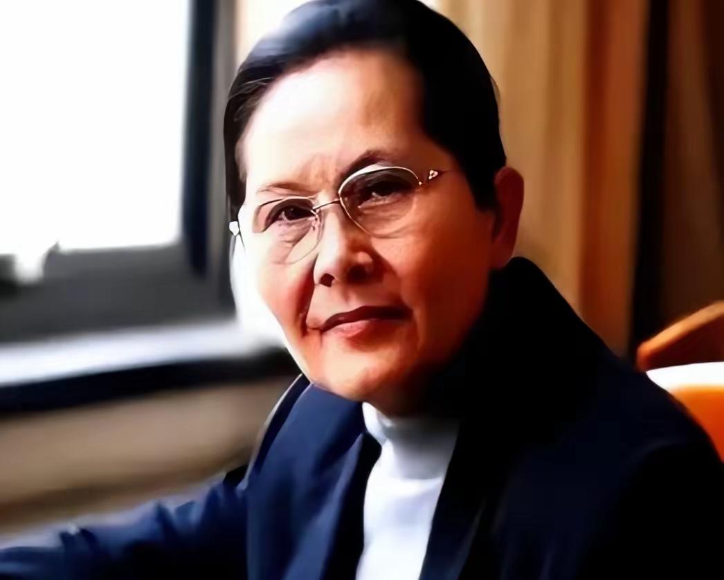 我国顶尖半导体教授李爱珍，申请中科院院士被淘汰，不料2007年，她竟然摇身一变成