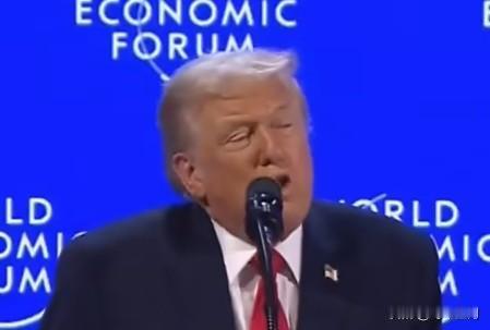 【特朗普回应那些称他为“独裁者”的批评者，称“有时候你需要一个独裁者”】

（C