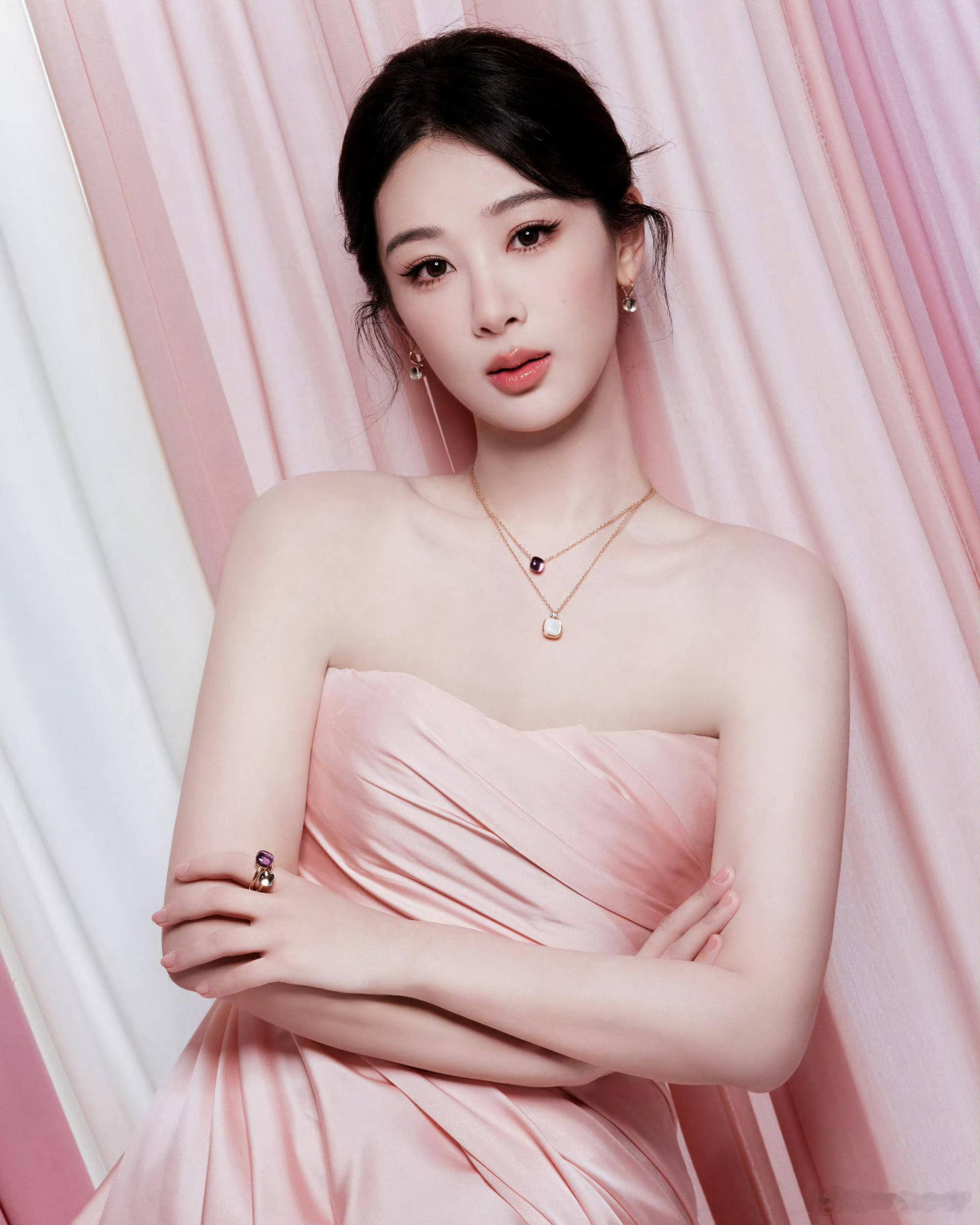 杨紫玉兰花开君再来 杨紫董竹君 你太美，我太爱，没经过你的同意，就把你放在心上，