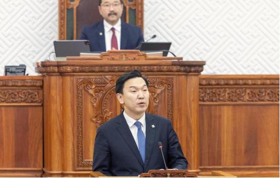 蒙古国干了件让人看不懂的事，经济告急，政府喊勒紧裤腰带过冬，结果首家弹药工厂却高