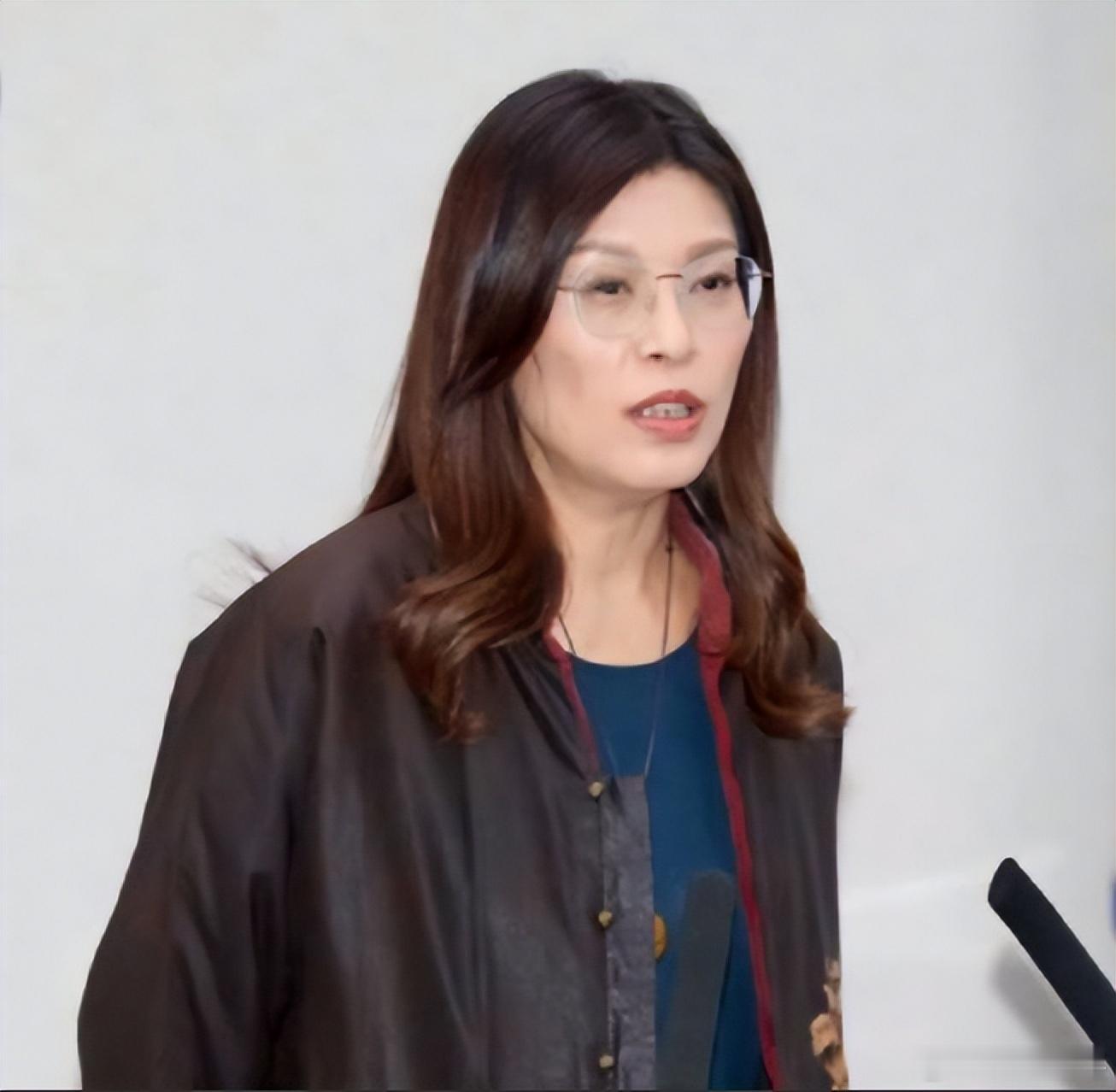 【郑丽文为何从民进党改投国民党？孙玉良：她发现台独是为争权夺利】中国台湾地区的中