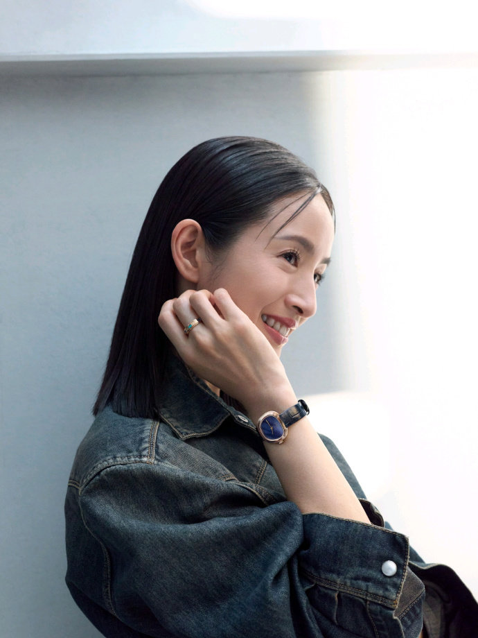 人总是会反复爱上林依晨 谁懂这种反复心动的感觉！林依晨在花少里为殷桃实时翻译，从