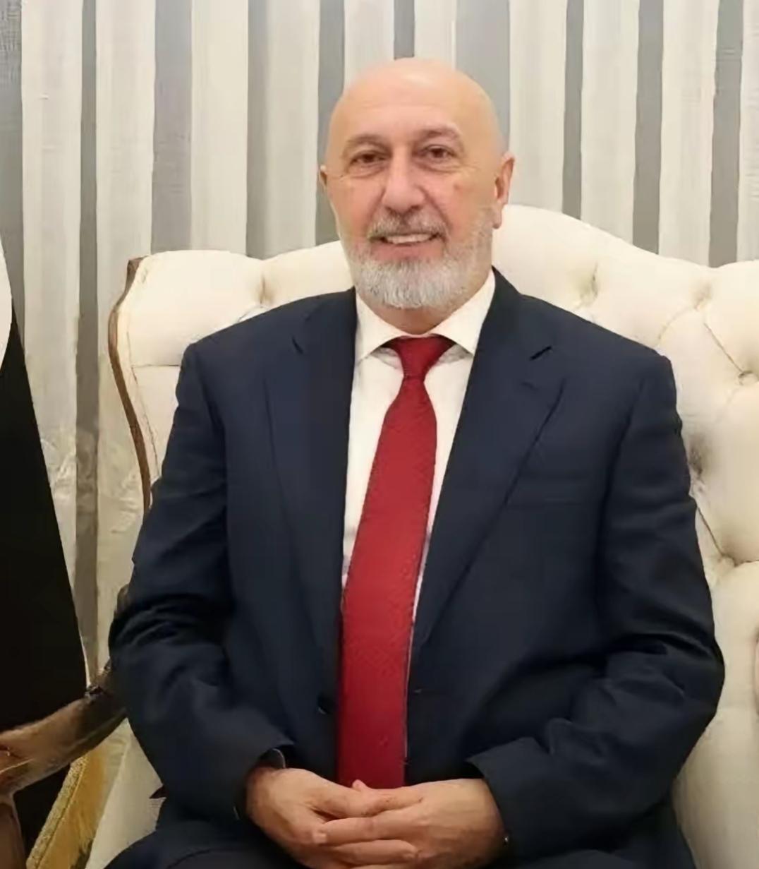 伊拉克选出相对亲伊朗的新总统。
         当地时间4月11日，伊拉克国民