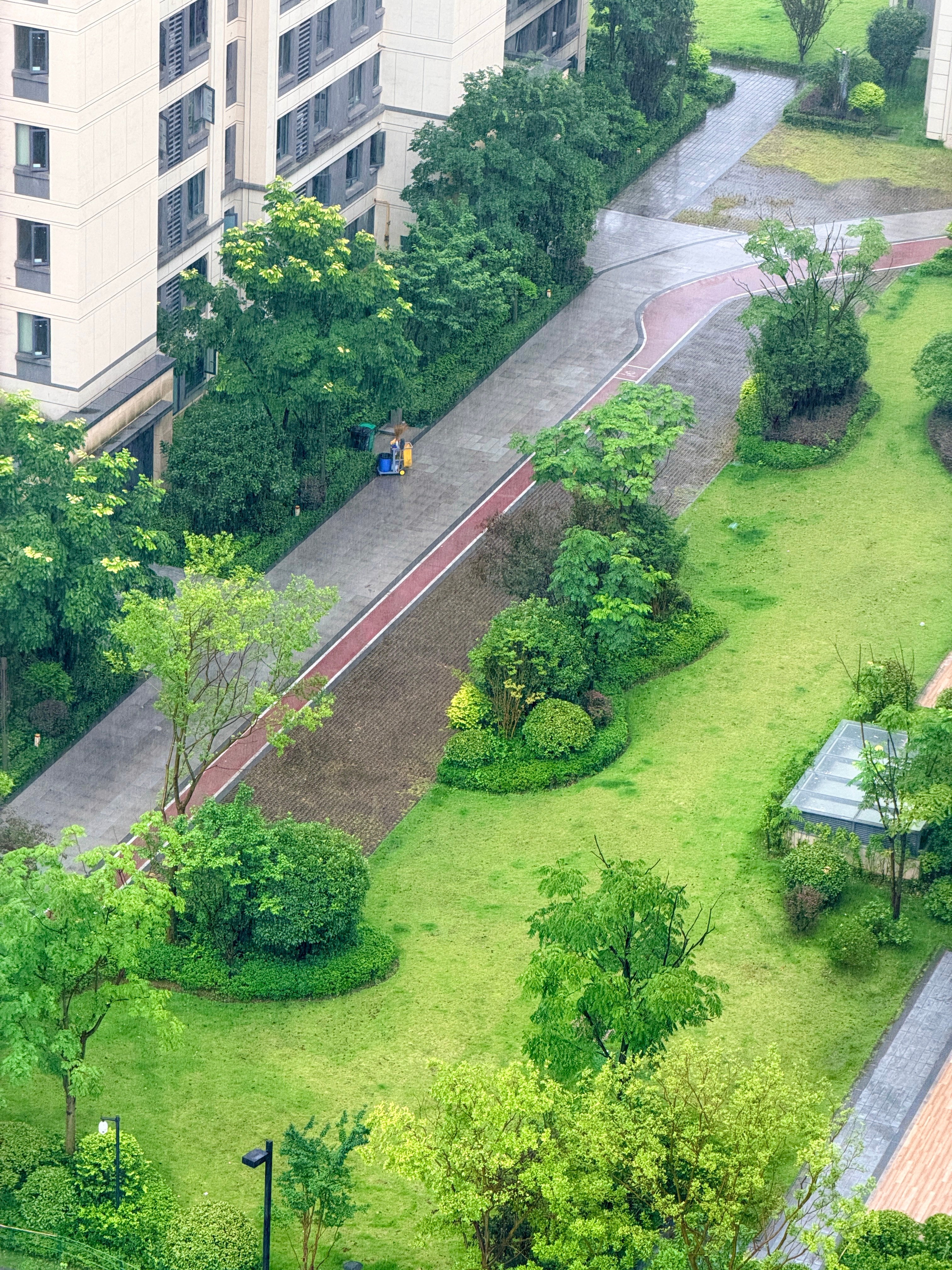长沙短暂降温休整及时雨来了，长沙降温了，这个周末舒服多了🌧️长沙天气 长沙