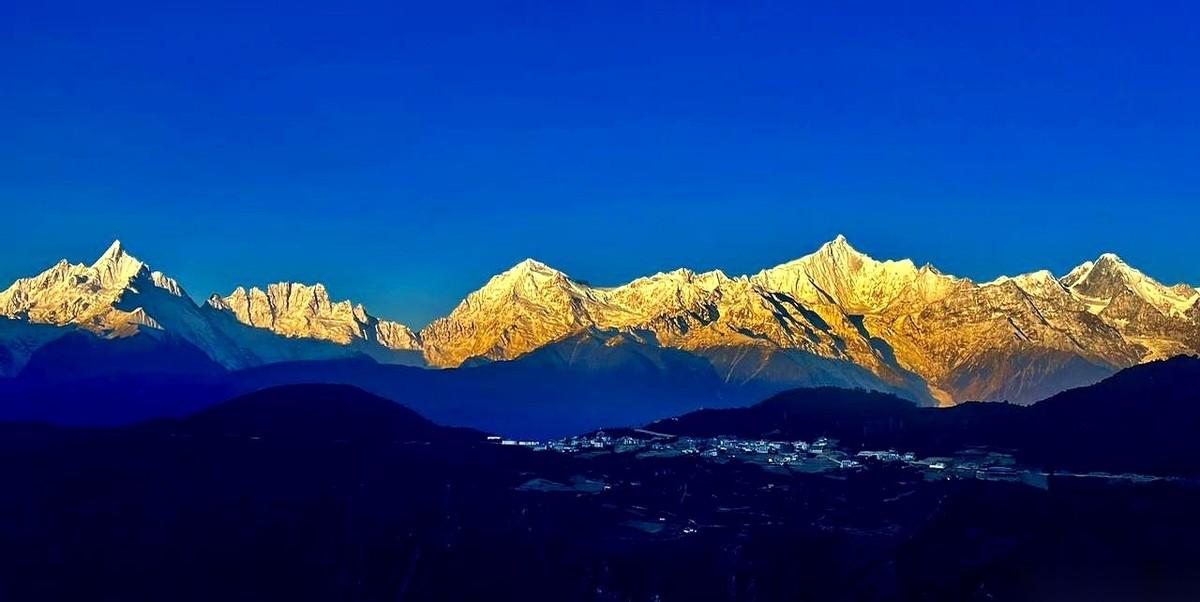 昨天去买鸡蛋，超市老板娘跟我说，我以前一个同事，去年腊月二十九走的。
人直接从医