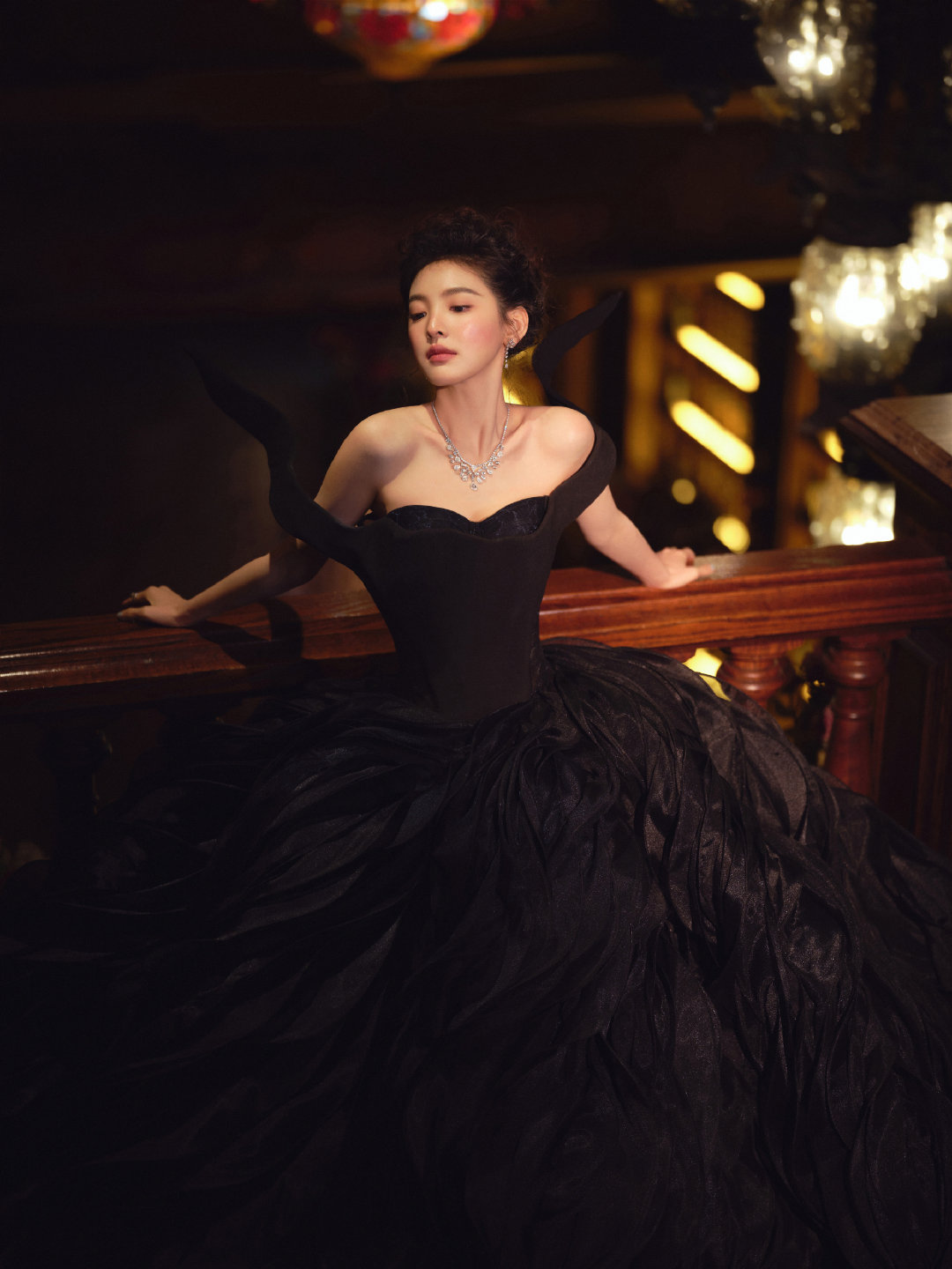 章若楠出发图章若楠微博之夜造型 章若楠微博之夜造型 