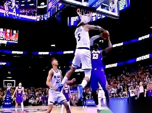 真不是吹，湖人新教练这战术板，有点东西的。
就最后那一攻，看得我心脏都快跳出来了