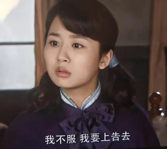 从普通人变女明星需要做到什么？
杨紫童星时期算是个好看的小姑娘，但是随着年龄增长