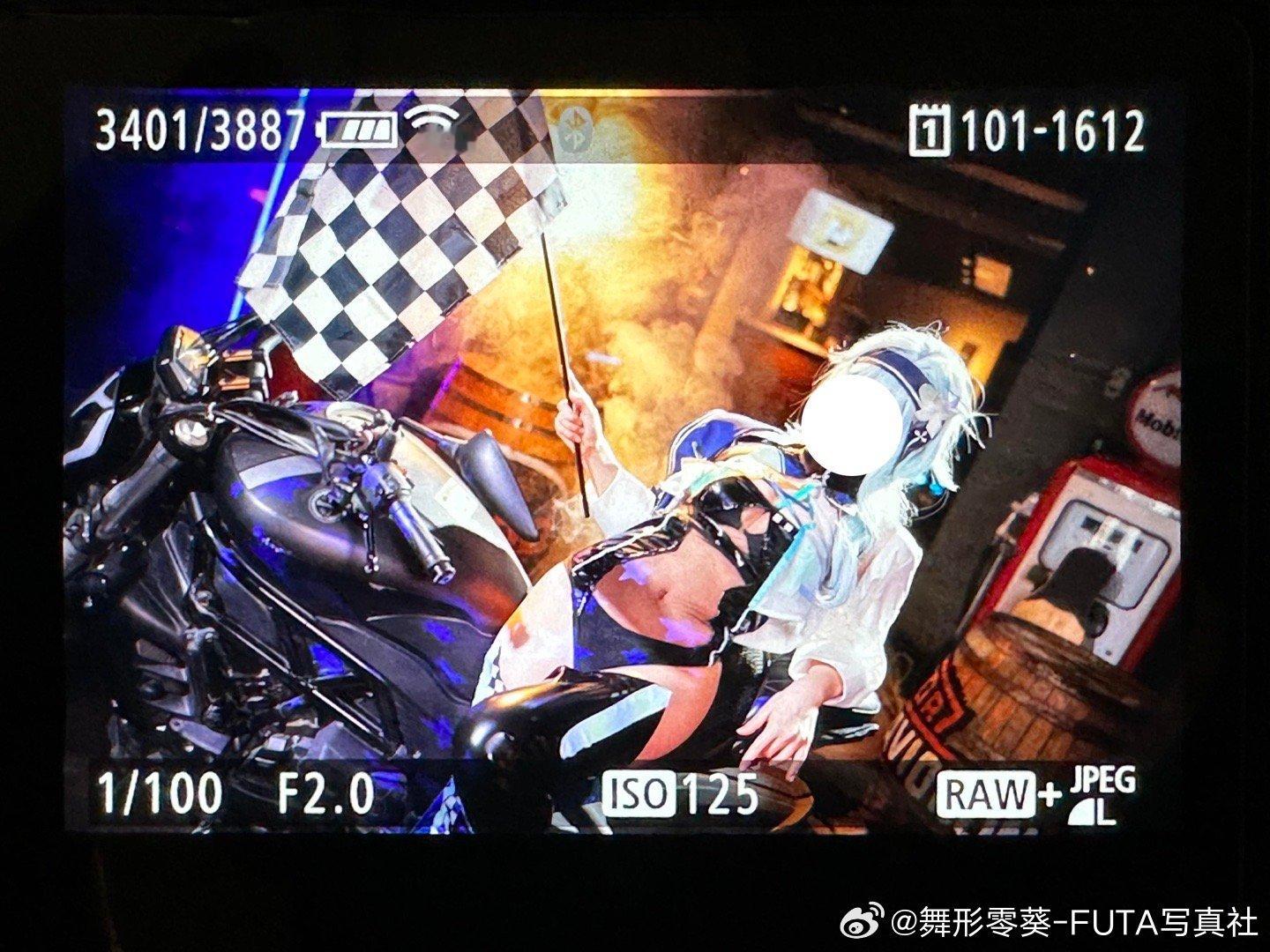 #原神[超话]# 夜景的速报 机车很帅人很美 期待成片一下 新场地每天的机车都是