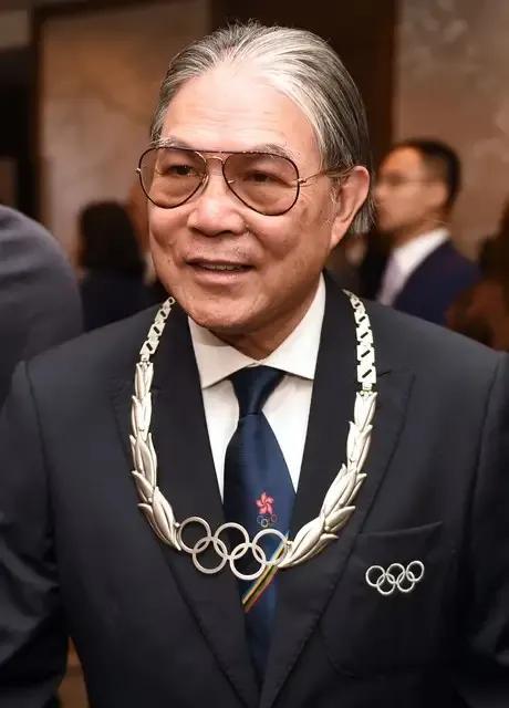 霍家这波北极神操作直接给李嘉诚上了一课！当李家大少忙着把43个港口打包卖给美国贝
