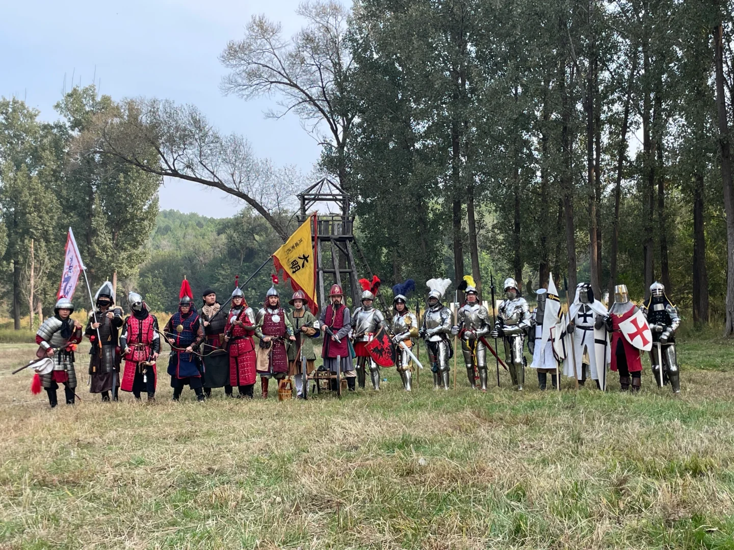 偷感很重的明军炮手