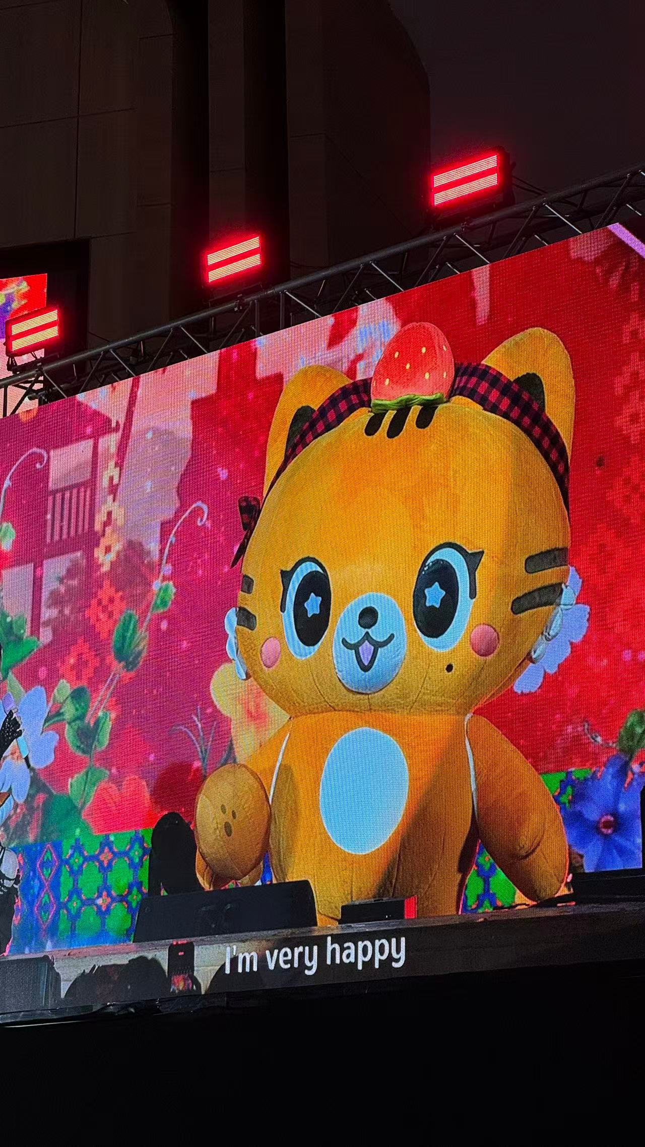起初…lolo的发带并不是这样的… 
