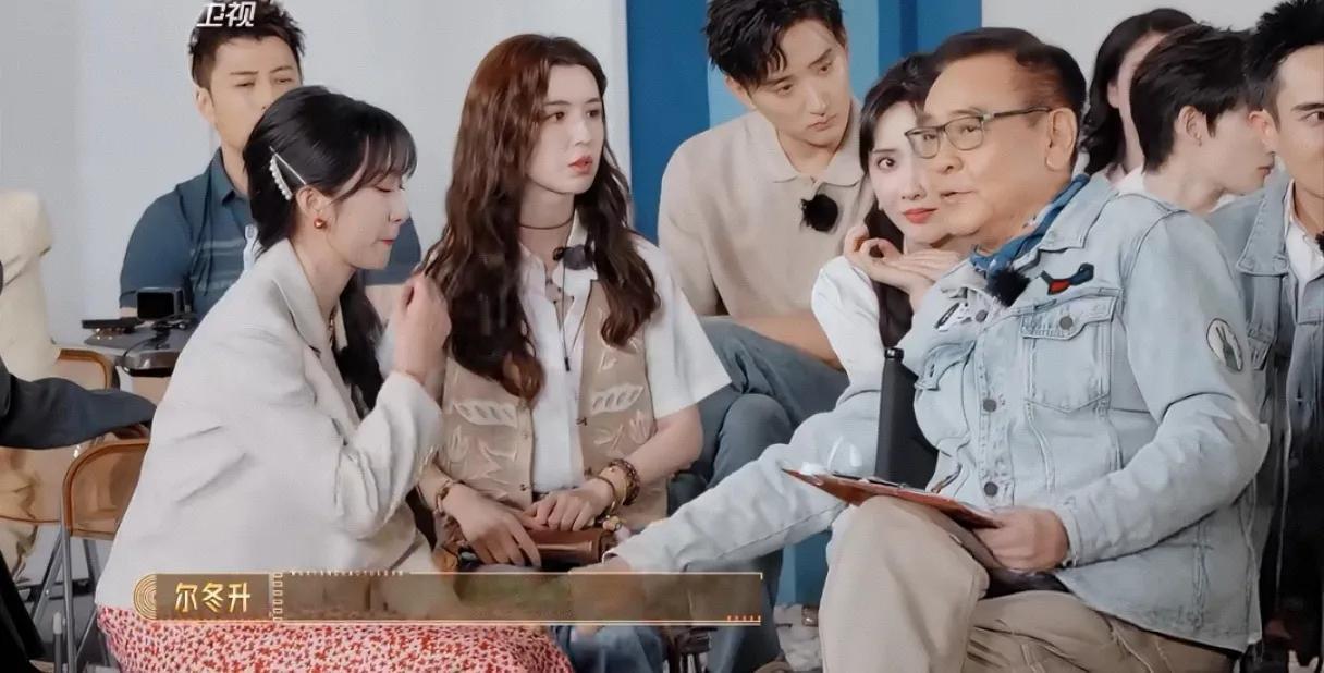 刘涛，杨肸子对手戏已经结束了，
迎面而来的是宣璐。
结果最精彩的部分上演了。
 